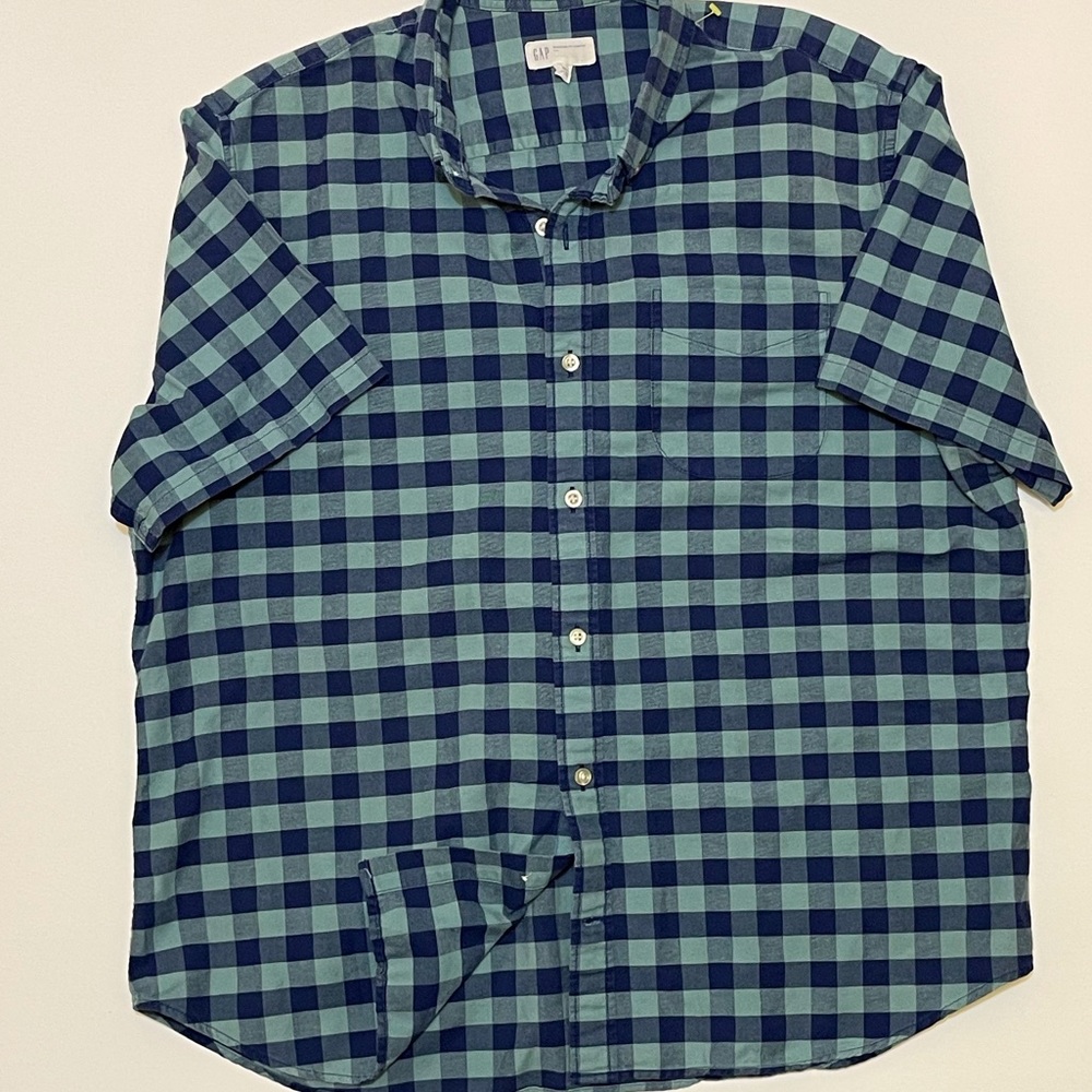 Gap short sleeve checkered shirt standard fit men’s extra-large